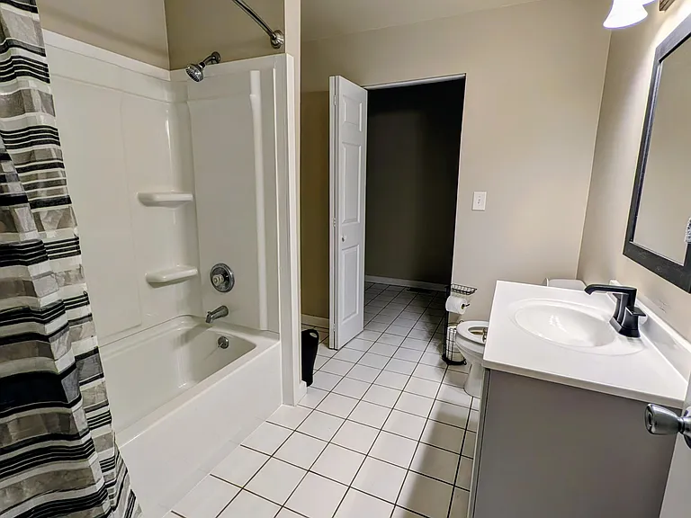 700 Porter St #1 — Photo 4