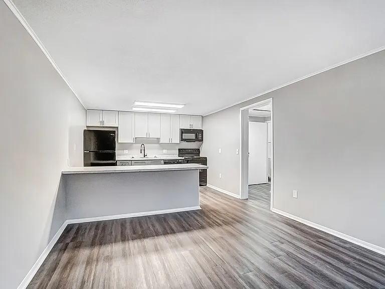 Poplar Ridge Apartments — Photo 3