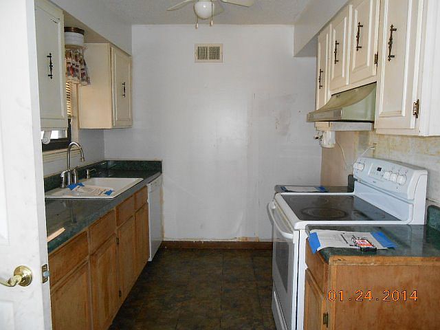 2nd image of 1019 Mayberry Cv