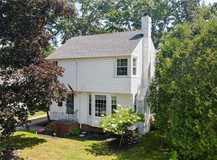 527 Juneway Dr, Bay Village, OH