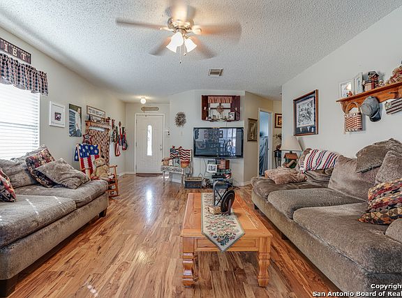3rd image of 5922 Walnut Mill Dr