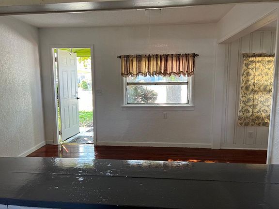 3rd image of 4291 Cambridge St