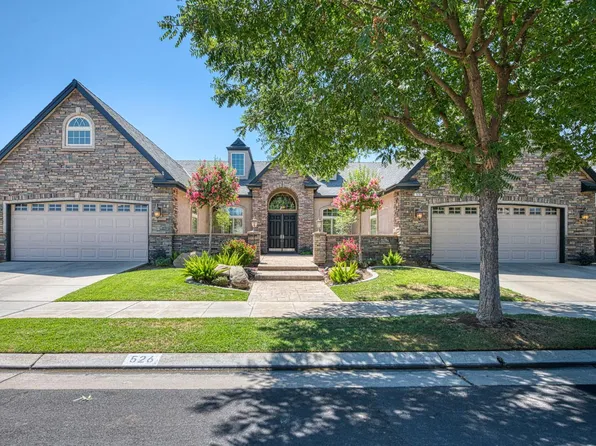 526 W Powers Ave, Clovis, CA 93619