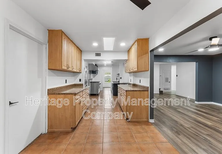 3614 Versailles Dr — Photo 20