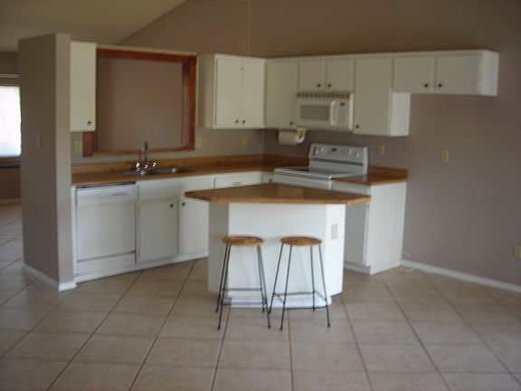 Kitchen and breakfast nook
