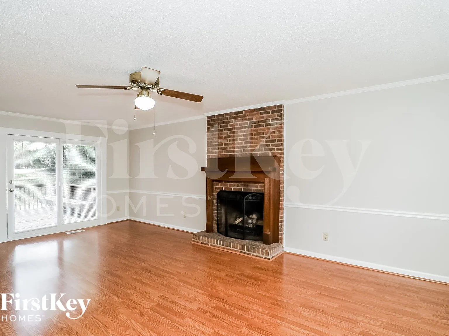 3 bed, 2.5 bath, 1740 sqft, $2,385 — Photo 2