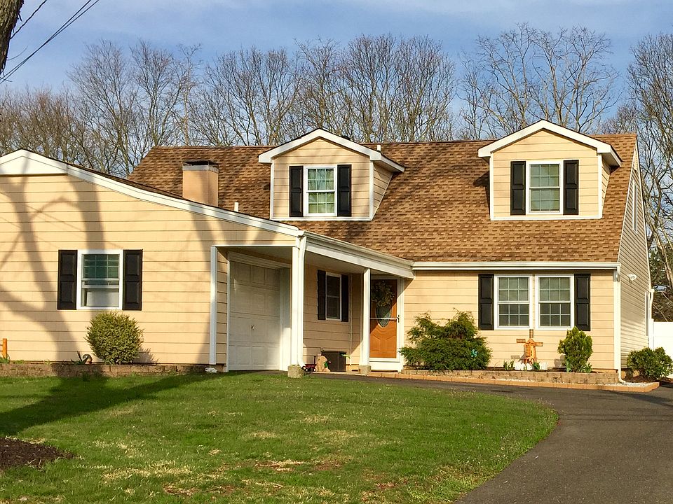 1st image of 40 Chatham Dr