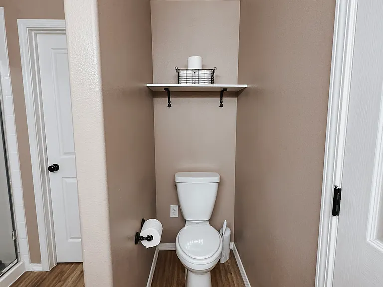 6725 Queens View Cir — Photo 21