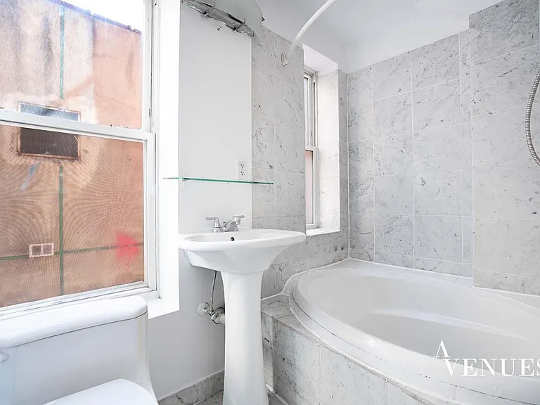 8 Rivington St #3 — Photo 5