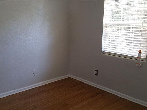 3rd image of 115 N Jupiter Ave