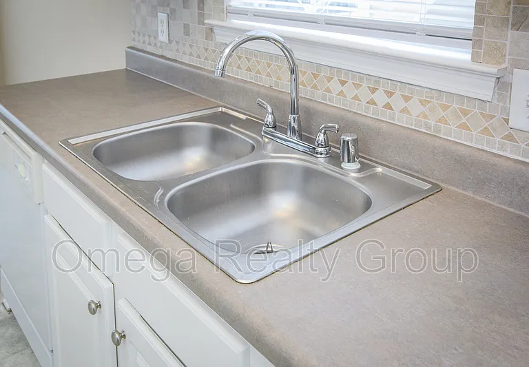 1030 Lexington Dr — Photo 14