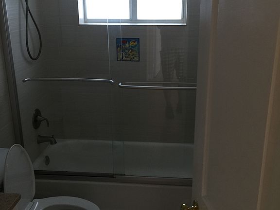 4th image of 251 SE 6th Ave APT 1