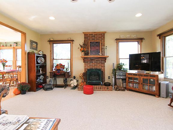 5th image of 345 Buzzard Rock Ln