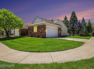 52129 Westfield Dr, Macomb, MI 48042