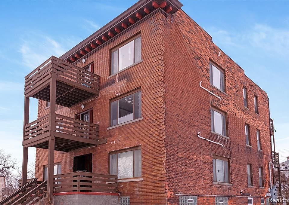 1st image of 109 Leicester Ct #6