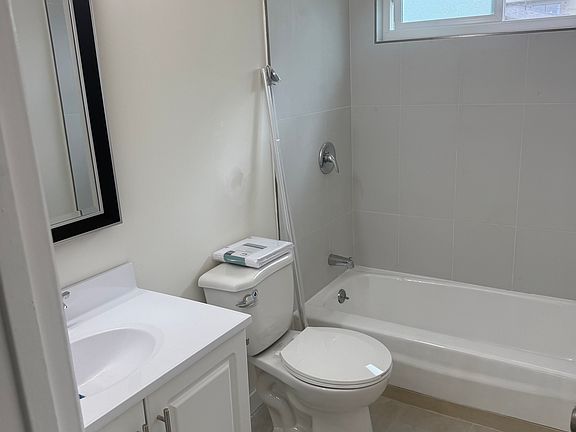 4th image of 233 N Park View St APT 5