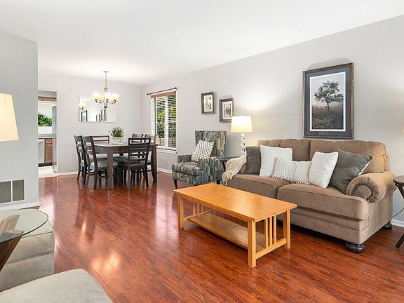 3rd image of 6411 Parksleg Ct