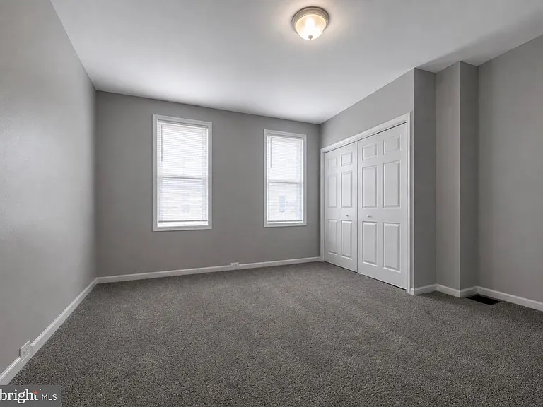 2643 Emerald St — Photo 14