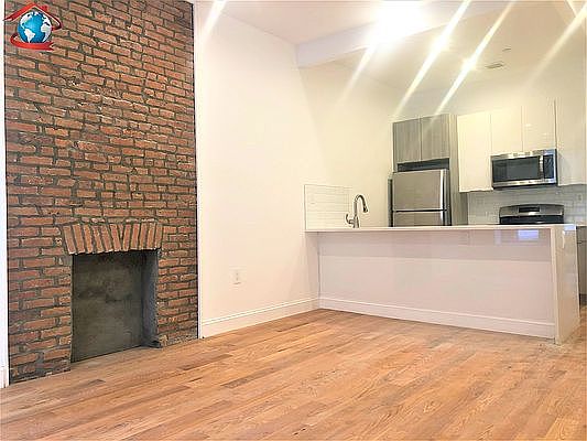 5th image of 1108 Gates Ave #1GARDEN