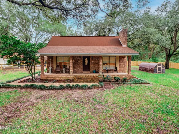 8200 Butler Rd, Moss Point, MS 39562