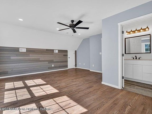 3rd image of 1307 Holmes Avenue