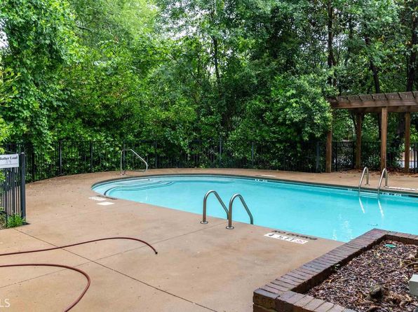 101 Woodlake Dr, Athens, GA