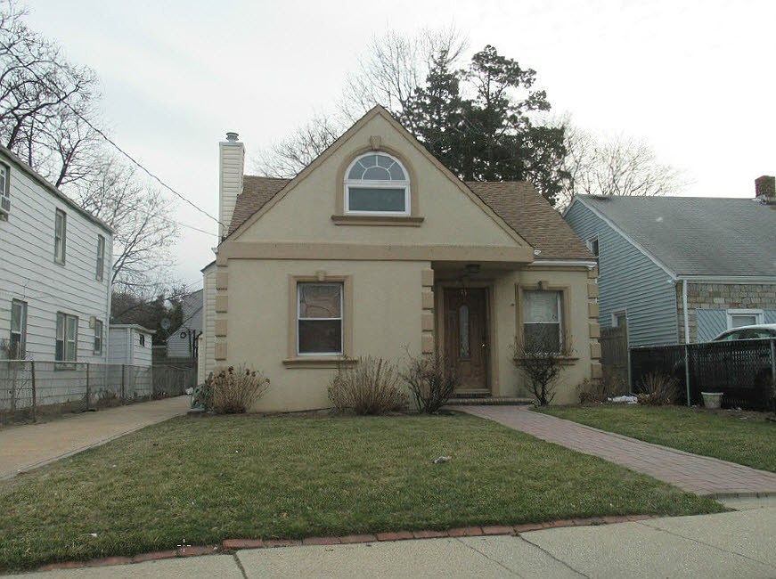 2nd image of 75 Babylon Tpke