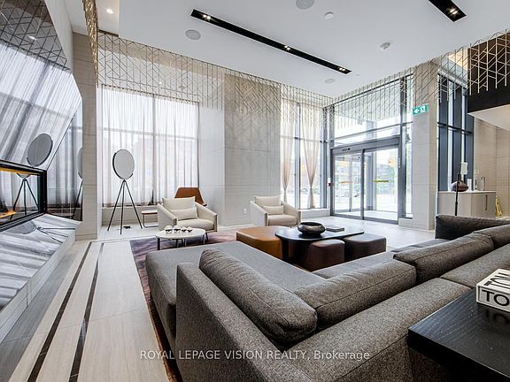 4th image of 280 Howland Ave #Penthouse 01