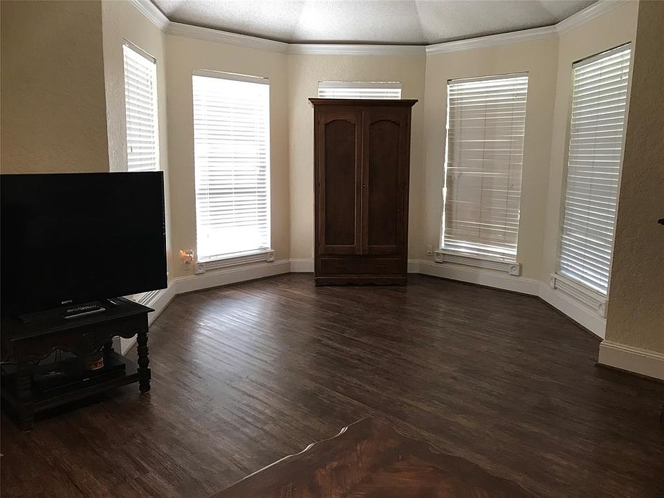 1st image of 138 Daffodil St