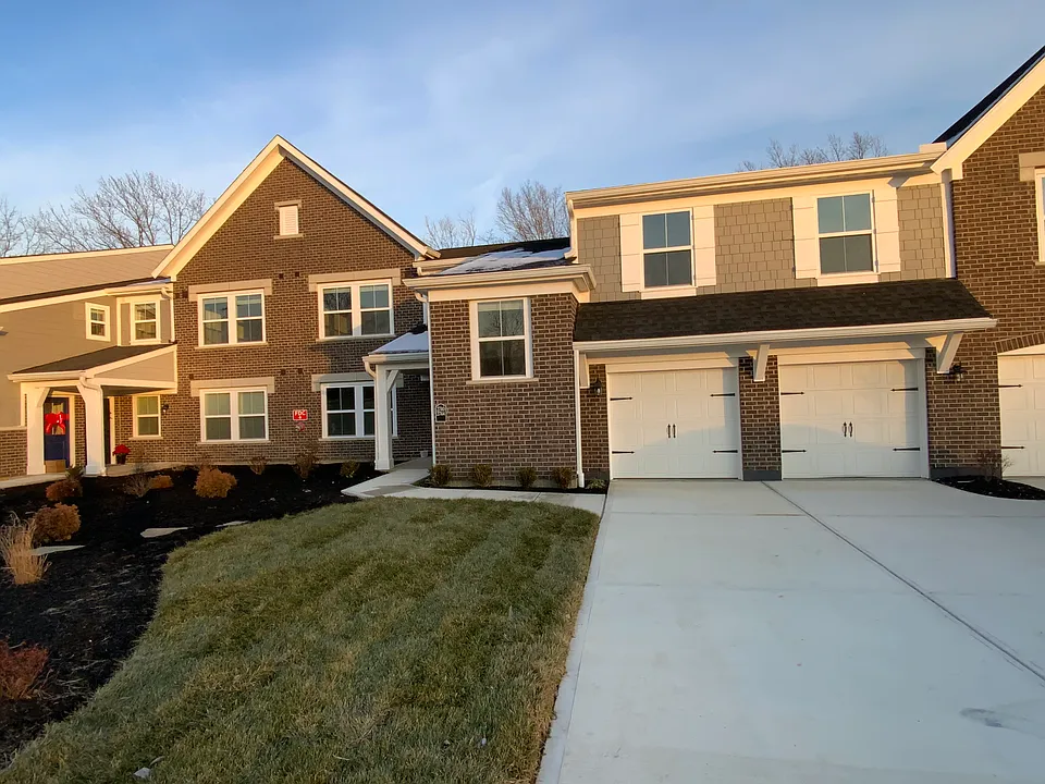 2744 Amberwood Ln