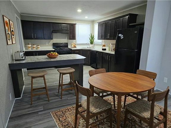 2nd image of 11364 3rd St NE #562
