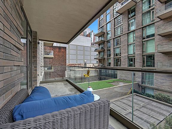 4th image of 505 W 43rd St #3M