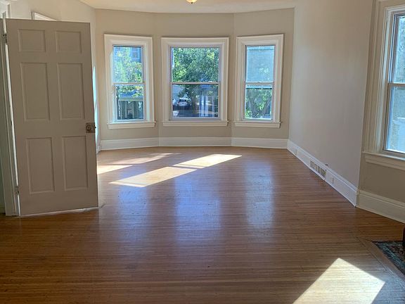 3rd image of 806 Ashland Ave #2