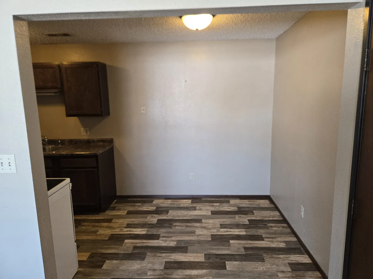 Building Photo - 1132 Tiffany Pl #5