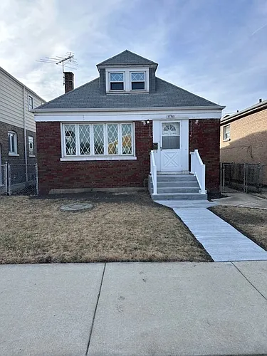 5136 S Luna Ave Photo 1