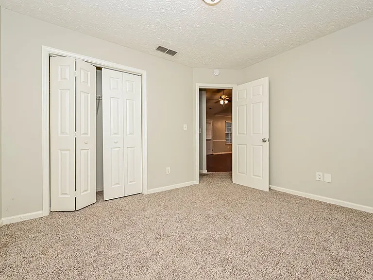434 Fairhaven Ct — Photo 12