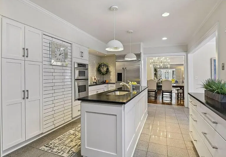 Main level - high-end kitchen