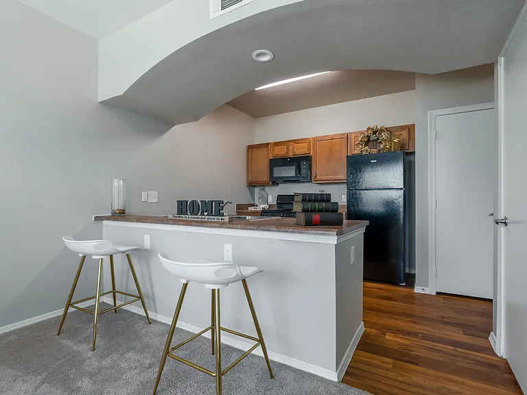 Lewisville Green — Photo 12