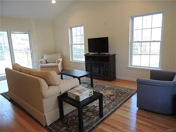 4th image of 299 Harriman Heights Rd