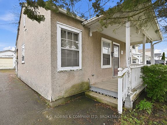 3rd image of 29 McNaughton Rd