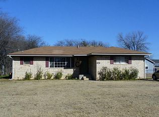 105 4th St, Valley View, TX 76272
