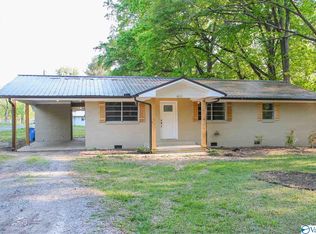 Harvey St NW, Hartselle, AL 35640