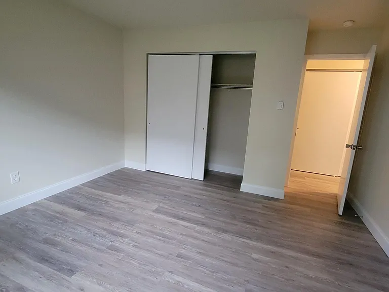 377 W Broad St #3 — Photo 12