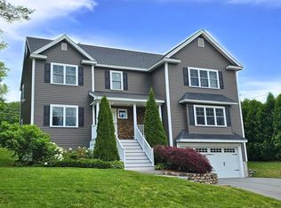 34 Fieldstone Dr, Burlington, MA 01803