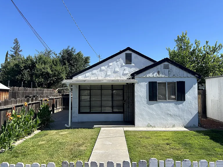 517 Dawn Dr — Photo 2