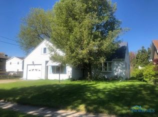 562 S Yarrow St, Oregon, OH 43616
