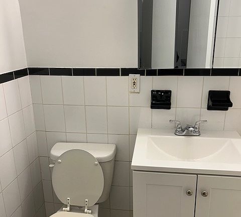 4th image of 333 E 86th St APT 2C