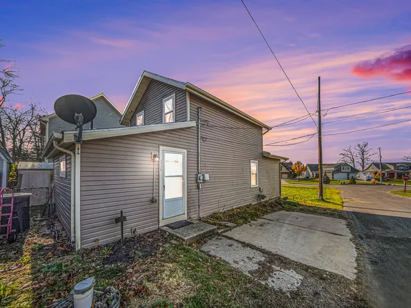 2750 Maude St, Pleasant Lake, MI 49272