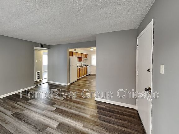 3rd image of 3414 Warren Ave #2