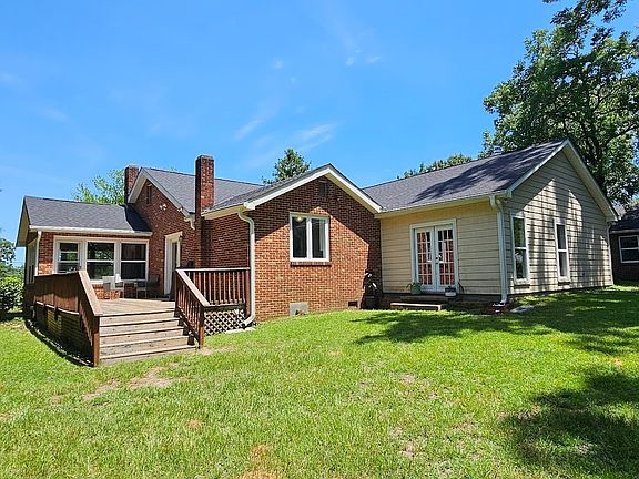 2nd image of 3672 Andrews Ave